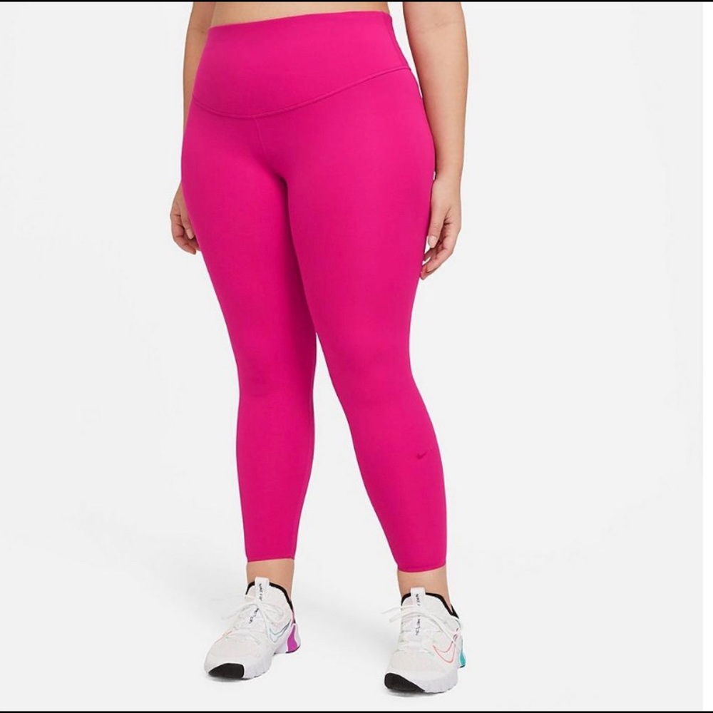 Nike One Luxe Mid Rise 7/8 Pocket Leggings - Picture 2 of 9